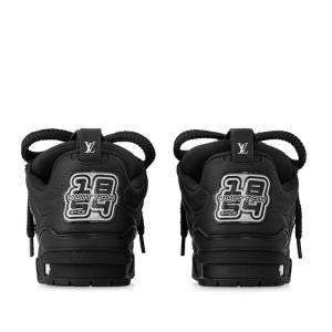 Men Latest Black Skate Sneakers