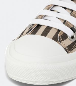 Larkhall Sneakers